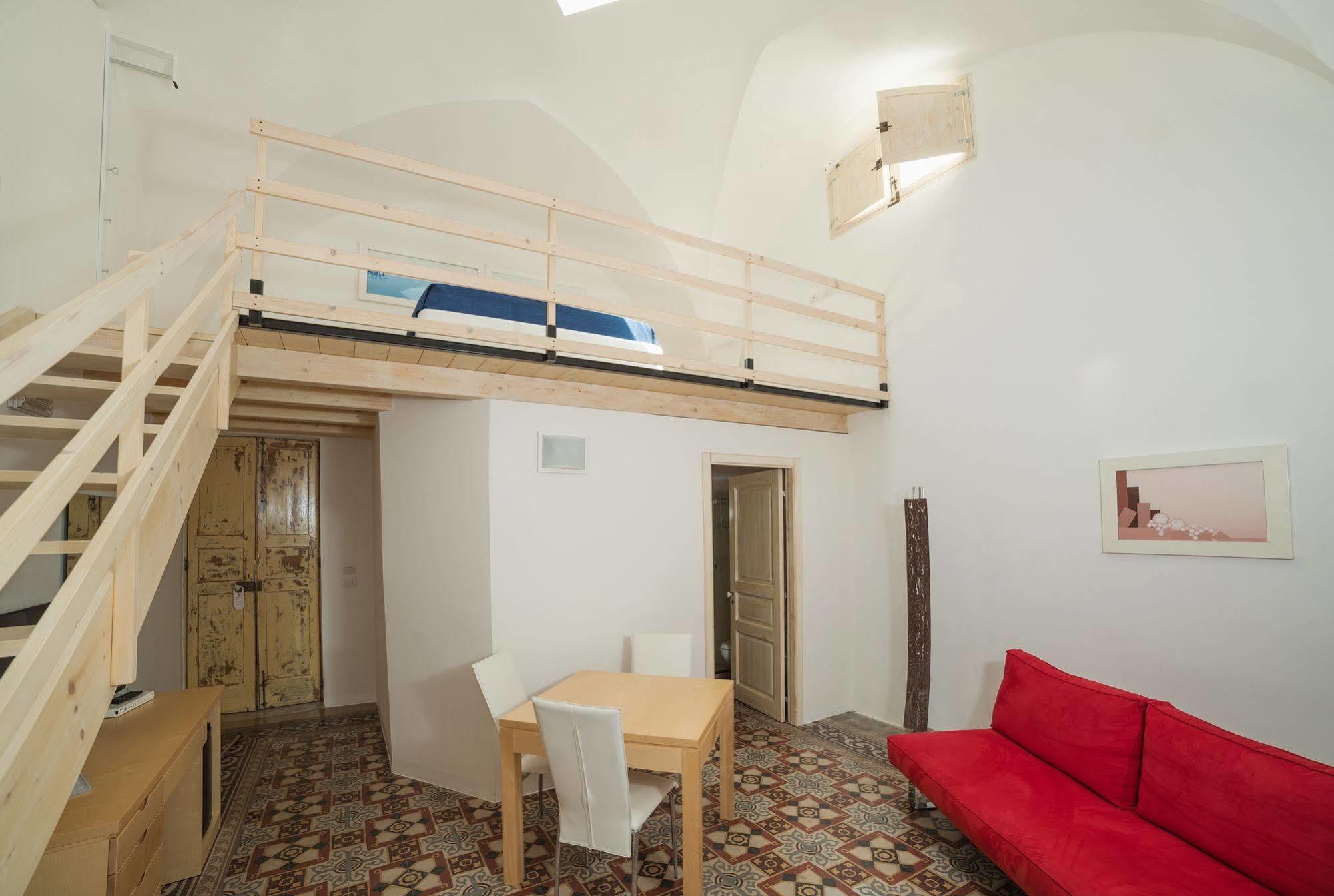 Relais Carlo V - Palazzo Storico Bed and Breakfast Gallipoli Eksteriør billede