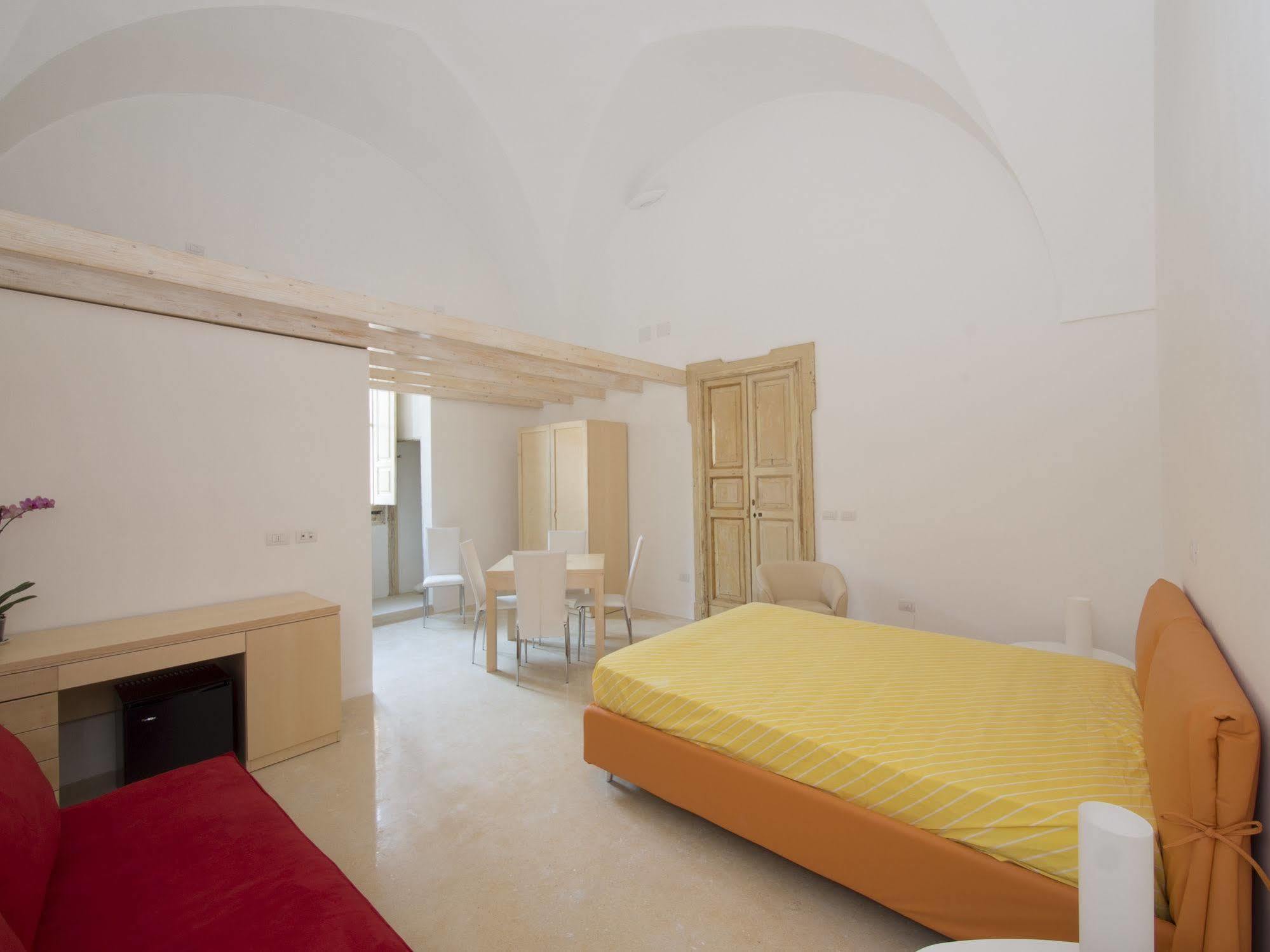 Relais Carlo V - Palazzo Storico Bed and Breakfast Gallipoli Eksteriør billede